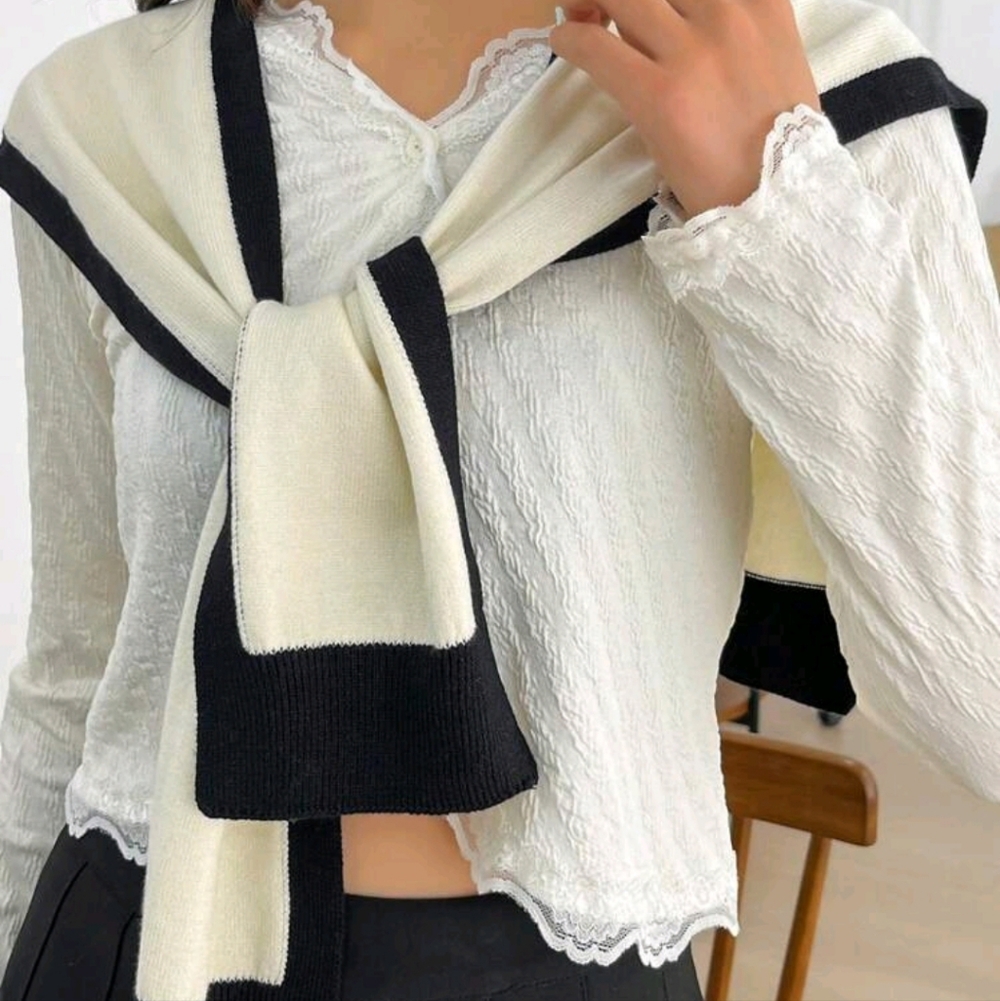 Elegant Black and White Cape